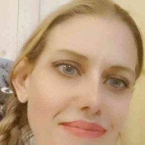 Meet your Posher, Laurie